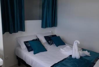 tee coco marine has Balcony rooms