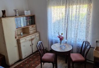 Dreamcatcher & Retro Hostel has Balcony rooms