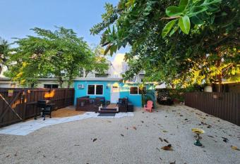 Little Slice of Paradise has Balcony rooms