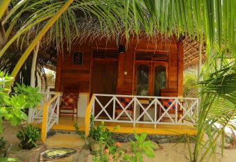 Gems Garden Guest House has Balcony rooms