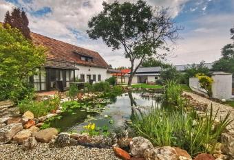 Vid  ki H  z has Balcony rooms