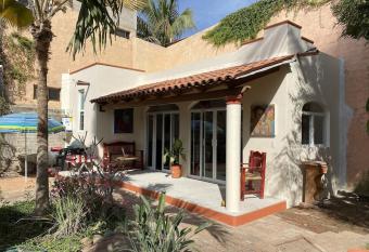 Casita del Artista allows 18 year olds to book a room