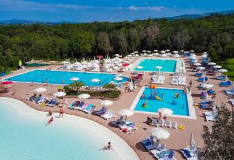 hu Montescudaio Village allows 18 year olds to book a room