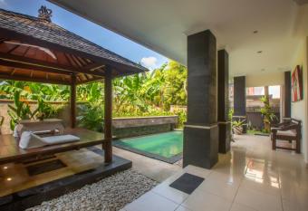 Villa Jalak Canggu has Balcony rooms