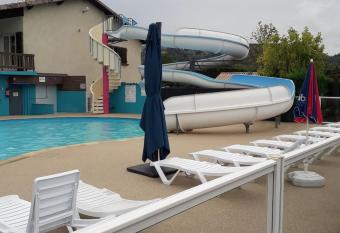 Mobile-home dans camping 4   toiles has Balcony rooms