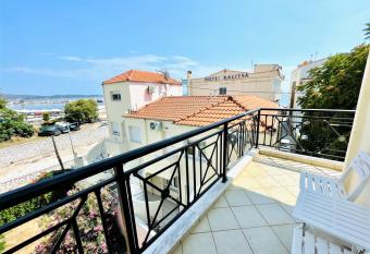 Achinora Limenaria has Balcony rooms