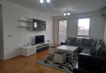 Gray Diamond has Balcony rooms