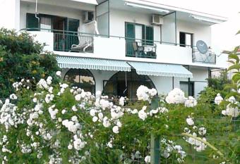 Trogirsunset Apartments has Balcony rooms