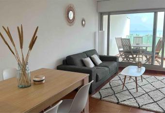 Appartement 4/6 pers vue mer has Balcony rooms