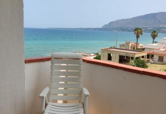 sizilien has Balcony rooms