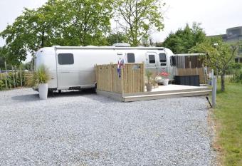 Airstream Retro USA caravan allows 18 year olds to book a room
