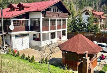 Casa Doina Cheia has Balcony rooms