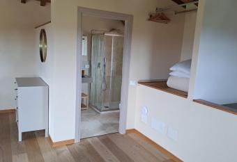 Velathri has Balcony rooms