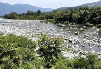 Immersi nella natura con accesso al fiume maggia has Balcony rooms