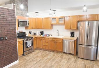 Enjoy Fruits Of Your Labours At Grape Dr- View 3D allows 18 year olds to book a room