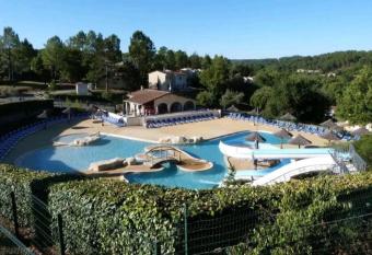 Les fa  sses ard  choises has Balcony rooms