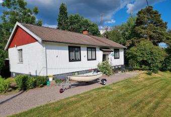   rj  ng Villa n  ra naturen has Balcony rooms