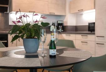 CityHome Christopher CHC has Balcony rooms