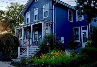 Cute historic Nyack Colonial with outdoor space allows 18 year olds to book a room