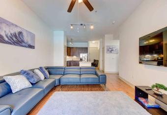 Houston Texas 1BR APT With pool view near NRG and MED CENTER has rooms with a private hot tub