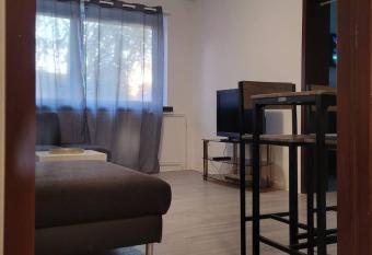 Apartment mit kleinem Balkon has Balcony rooms