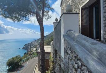 Villa Furoris Apartment has Balcony rooms