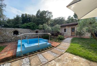 house studen  i   has Balcony rooms