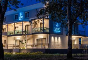 NERO SEASCAPE SUITES has Balcony rooms