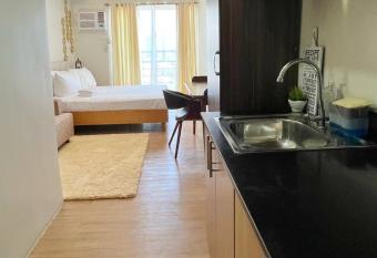 The Loop has Balcony rooms