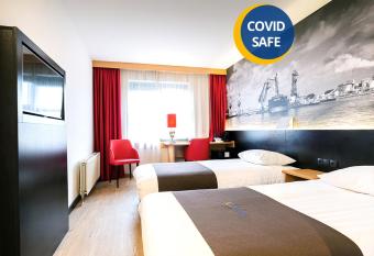 Bastion Hotel Barendrecht allows 18 year olds to book a room