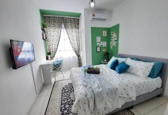 Horizon Suites near KLIA Free Wi-Fi Netflix (green) allows 18 year olds to book a room