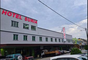 Capital O 90843 Suria Lahat Hotel allows 18 year olds to book a room
