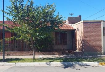 La casa de Lily allows 18 year olds to book a room