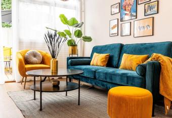 Le Cocon R  tro-Chic    la capitale has Balcony rooms