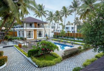 Silver Oak Tropical Resort has Balcony rooms
