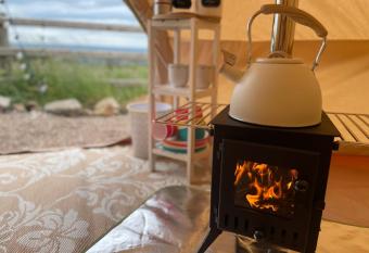 Top pen y parc farm bell tent has Balcony rooms