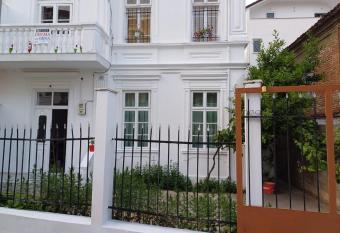 Hotel Justinian has Smoking rooms