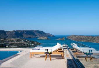 Elounda Bright Villa has Balcony rooms