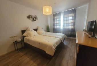 Marcel s P  rchenzimmer has Balcony rooms