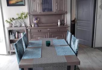 G  te Chez Nathalie has Balcony rooms