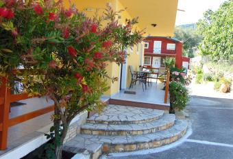 Maria Apartments - Roumanis has Balcony rooms