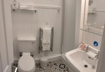 Denehurst Guest House allows 18 year olds to book a room