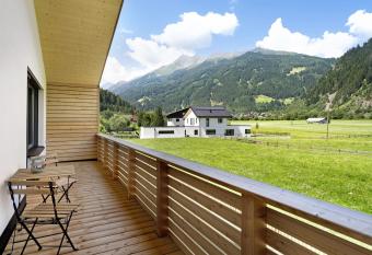 Stackler54 - mit Balkon has Balcony rooms