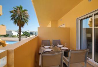 Royal Cabanas Golf 85 has Balcony rooms