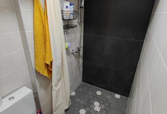 Saules ieskauti allows 18 year olds to book a room