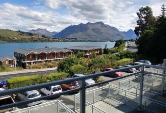 Remarkable Lakeview Two Bedroom Apartment allows 18 year olds to book a room