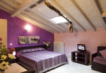 Residenza San Leonardo has Balcony rooms