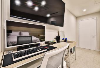 Hotel BOX allows 18 year olds to book a room