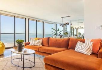 Stay on The Strand Manhattan Beach 3 bedroom has Balcony rooms