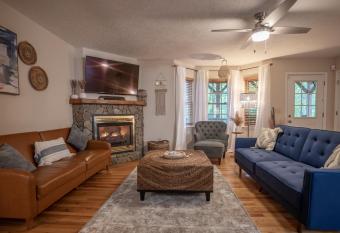 Double Suite Mountain Retreat has Balcony rooms